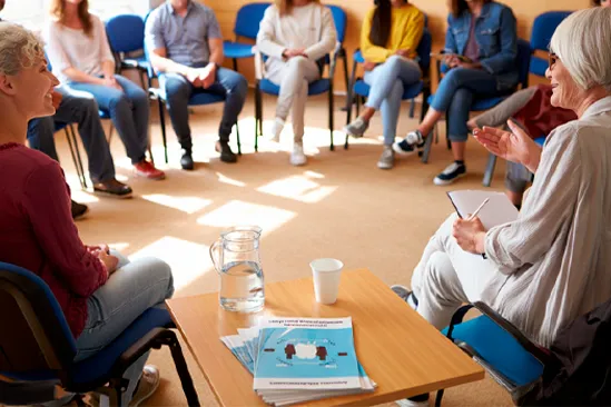 Собрание анонимной группы поддержки Собрание группы поддержки